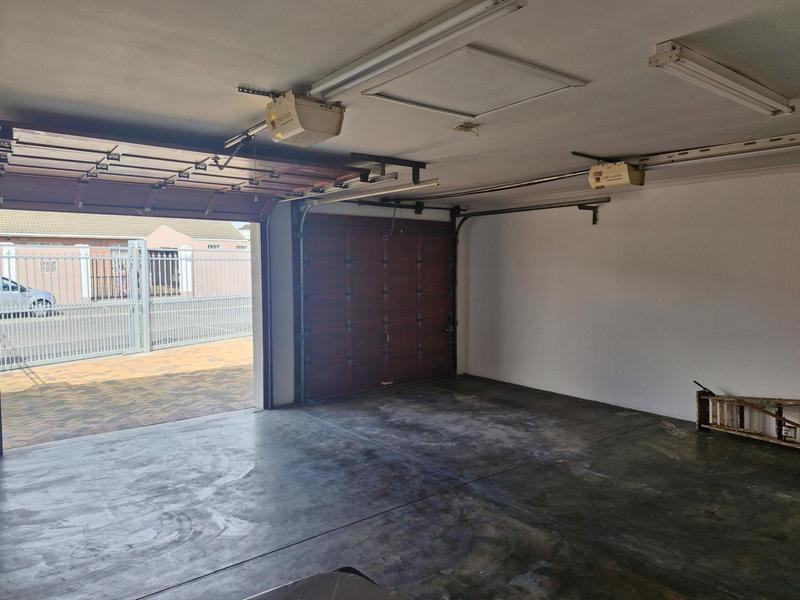 6 Bedroom Property for Sale in Cravenby Western Cape